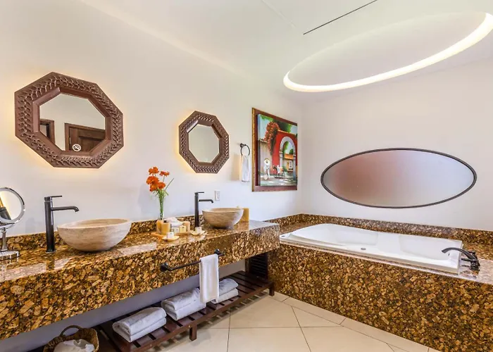 Two Bdrm Condo With Private Terrace - Ocean View *